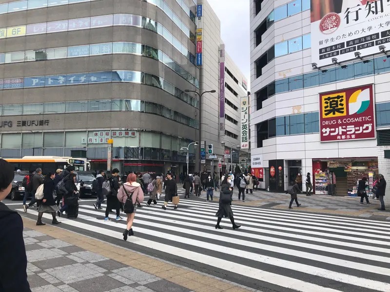 １００円ショップキャンドゥがございます。