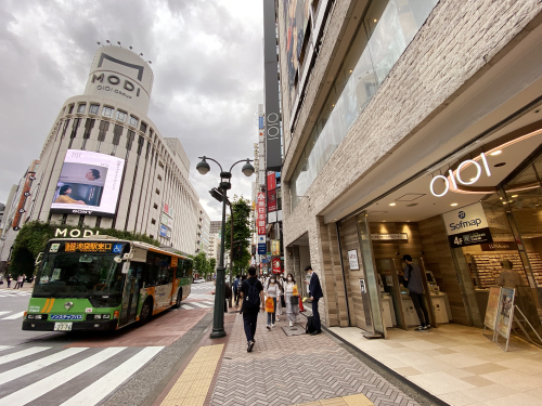 しばらく直進し渋谷マルイ、セカンドストリートを通り過ぎます。