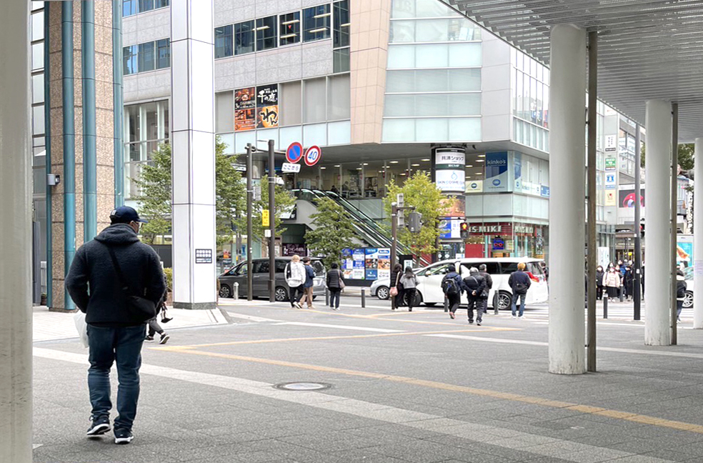 「川崎駅前東交差点」に向かってお進みください。
